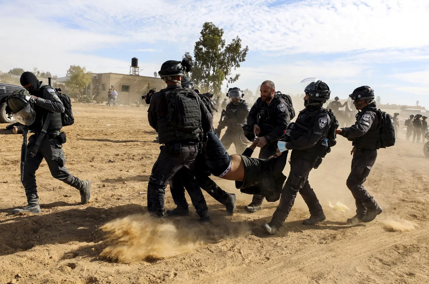 Les forces de sécurité israéliennes dans le désert du Néguev