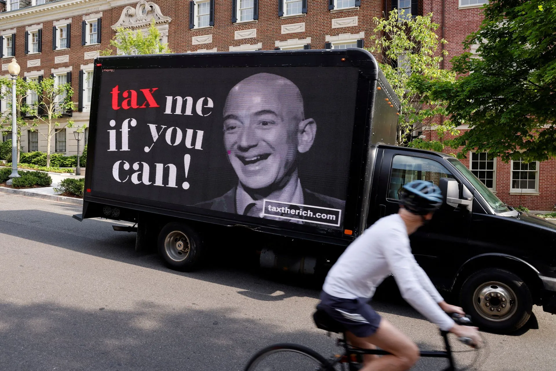 Une campagne marketing financée par les Patriotic Millionnaires en mai 2021