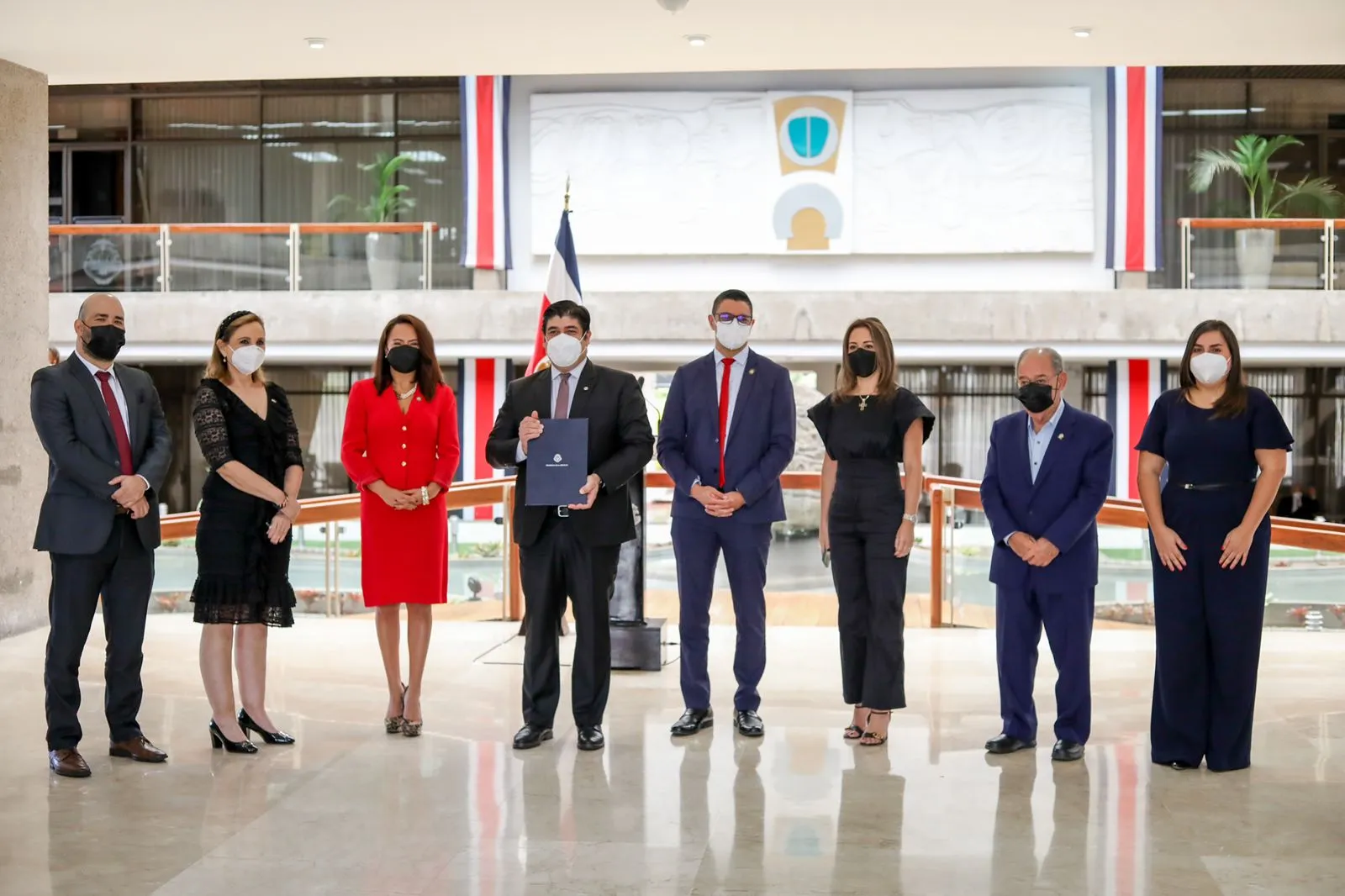 Costa Rica President with bill legalizing therapeutic marijuana