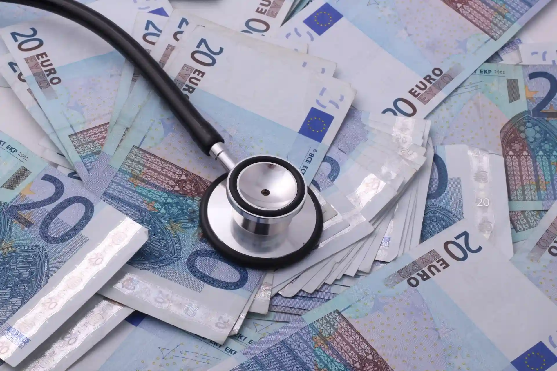 Slovenia doctors salary