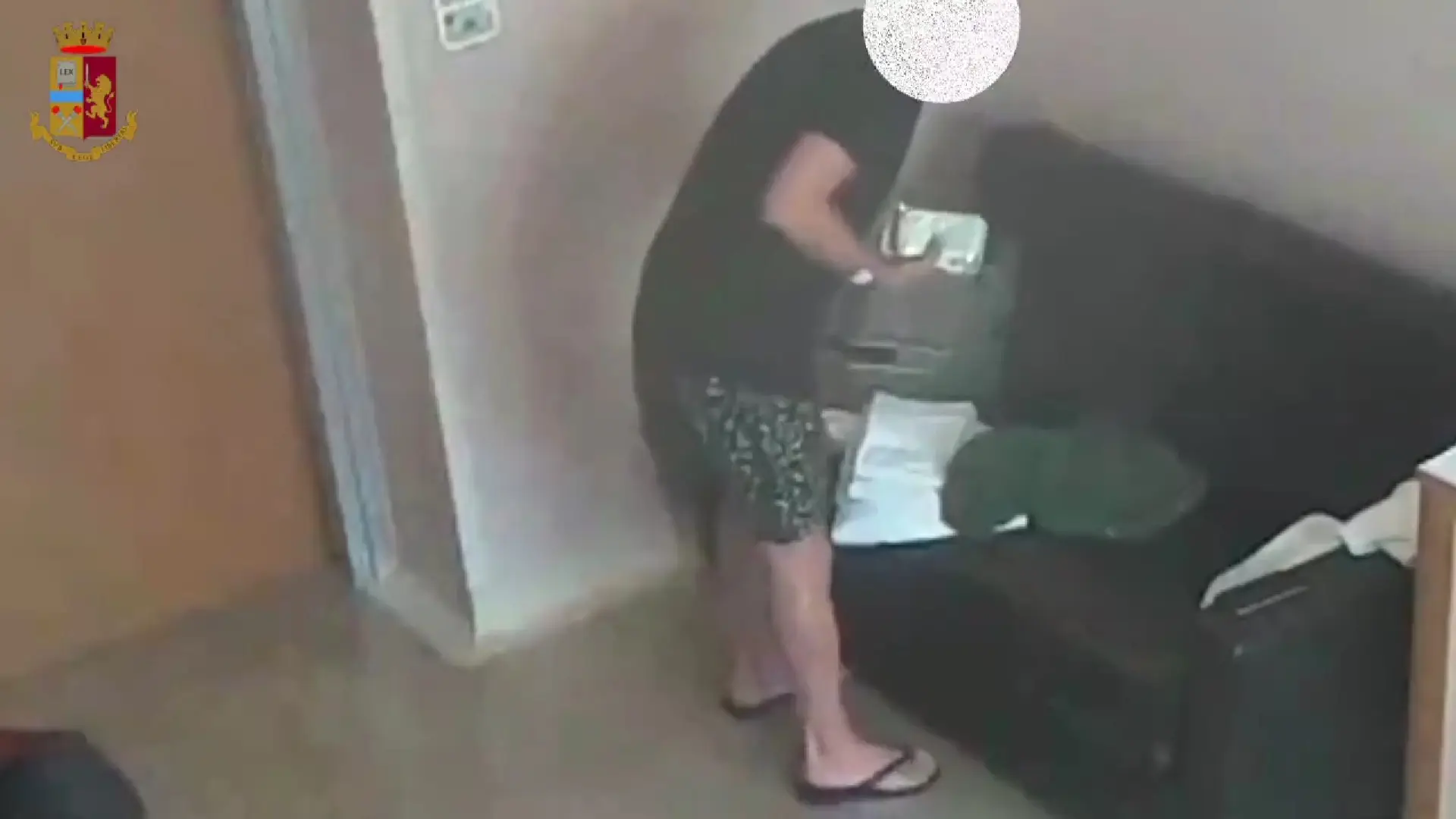 A man handling cash allegedly coming from drug trafficking