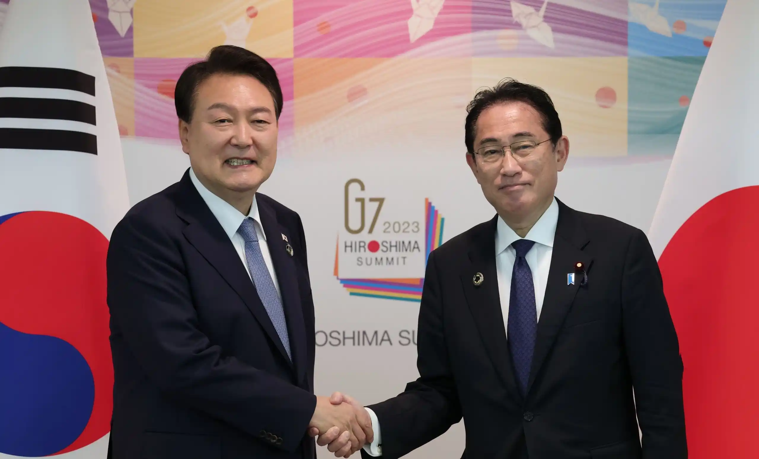South Korean President and Japanese Prime Minister