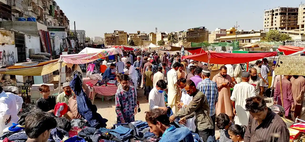 Shoppers at a bazaar in Karachi, Pakistan